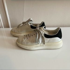 AUTHENTIC Alexander McQueen oversized sneaker